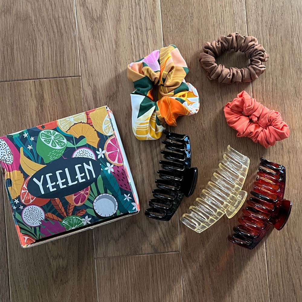 Various hair accessories - 12 pieces